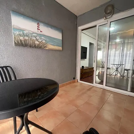 Beachside 3-bedroom Apartment Torrevieja