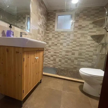 Beachside 3-bedroom Apartment *